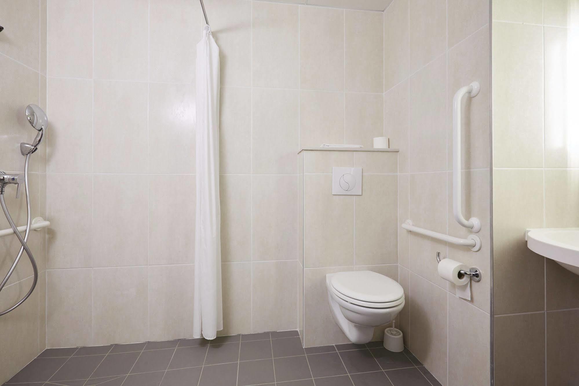 B&B Hotel Angers 2 Universite Beaucouzé Εξωτερικό φωτογραφία